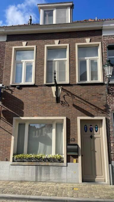 Centre Private Carparking Apartment